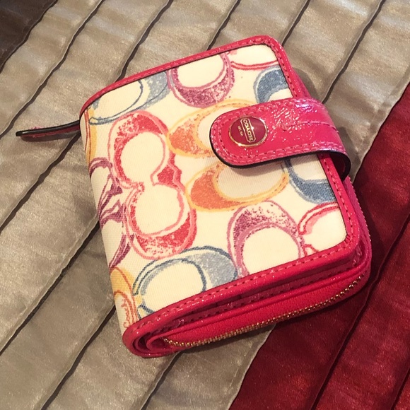 Coach Spring collection!! - Picture 2 of 5